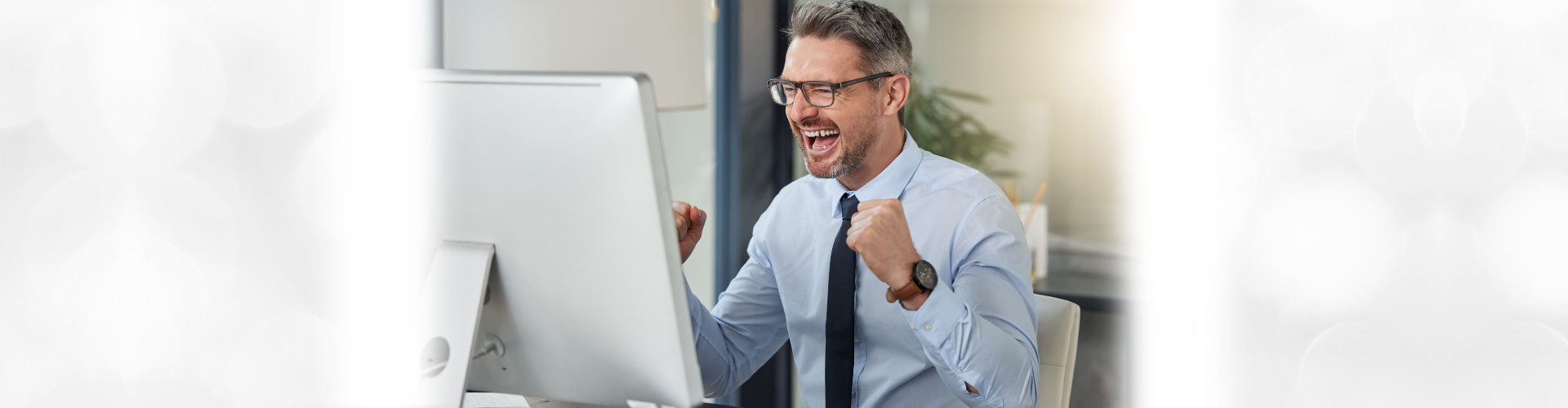 'layer slider','entree version 5 image of man celebrating on laptop'